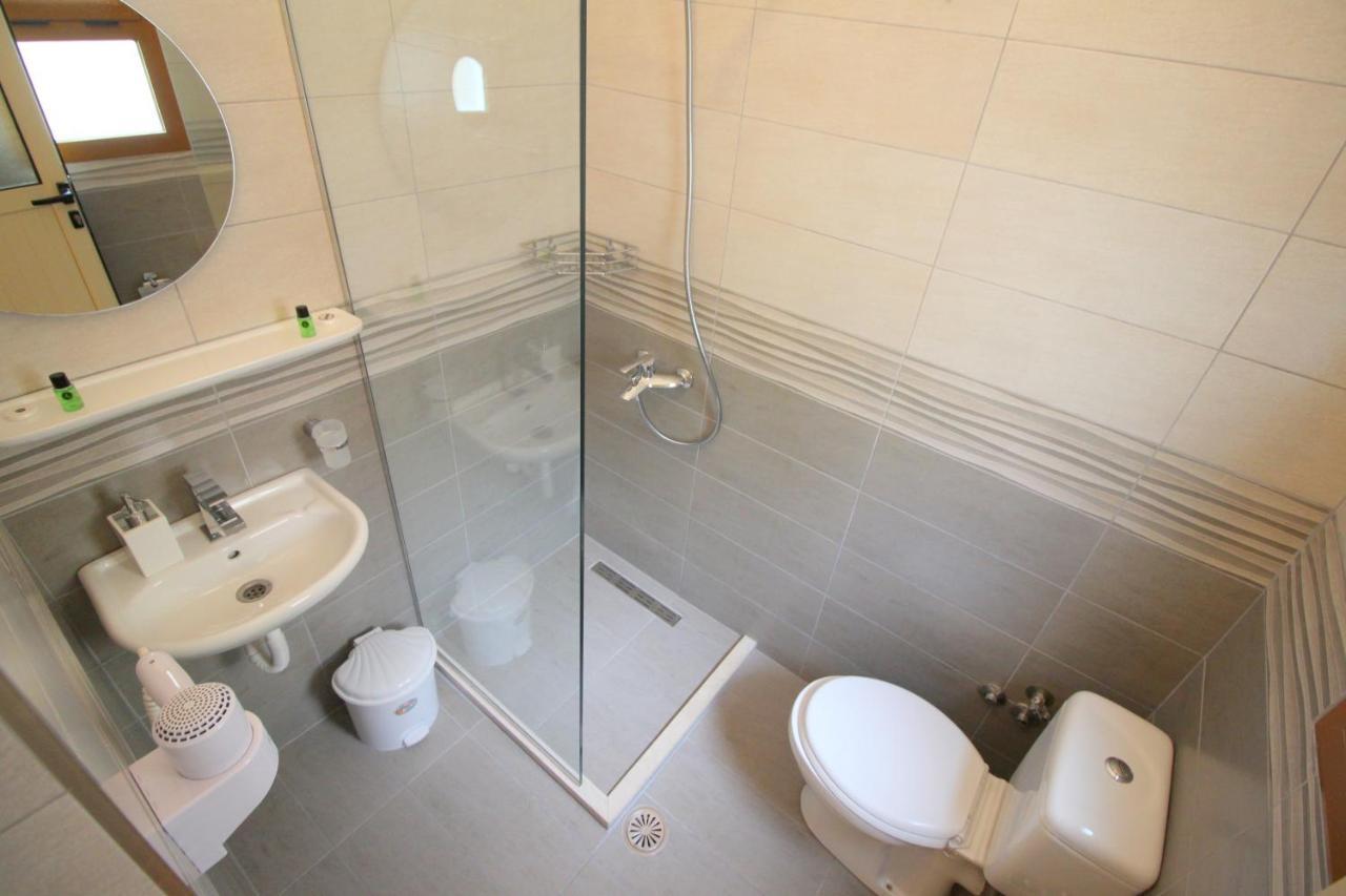 Jericho Rooms Sarandë Exterior foto